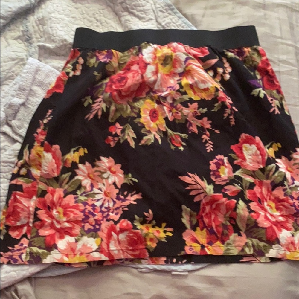 Floral mini skirt